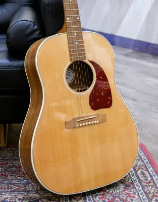 Gibson - J-45 Studio Walnut - Natural 2